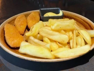 Potato dippers and chicken strips